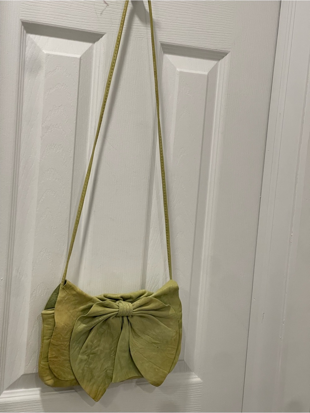 Susan Farber Collections  Green Leather Bow Shoulder Bag - Picture 2 of 16